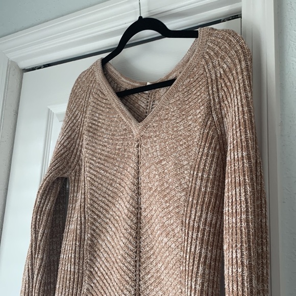 Guess Tan Sweater Small - Picture 2 of 8